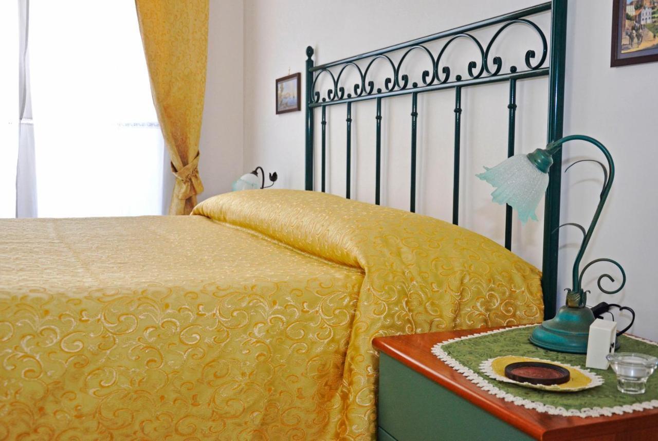 Bed & Breakfast A Castel Capuano Neapol Zewnętrze zdjęcie